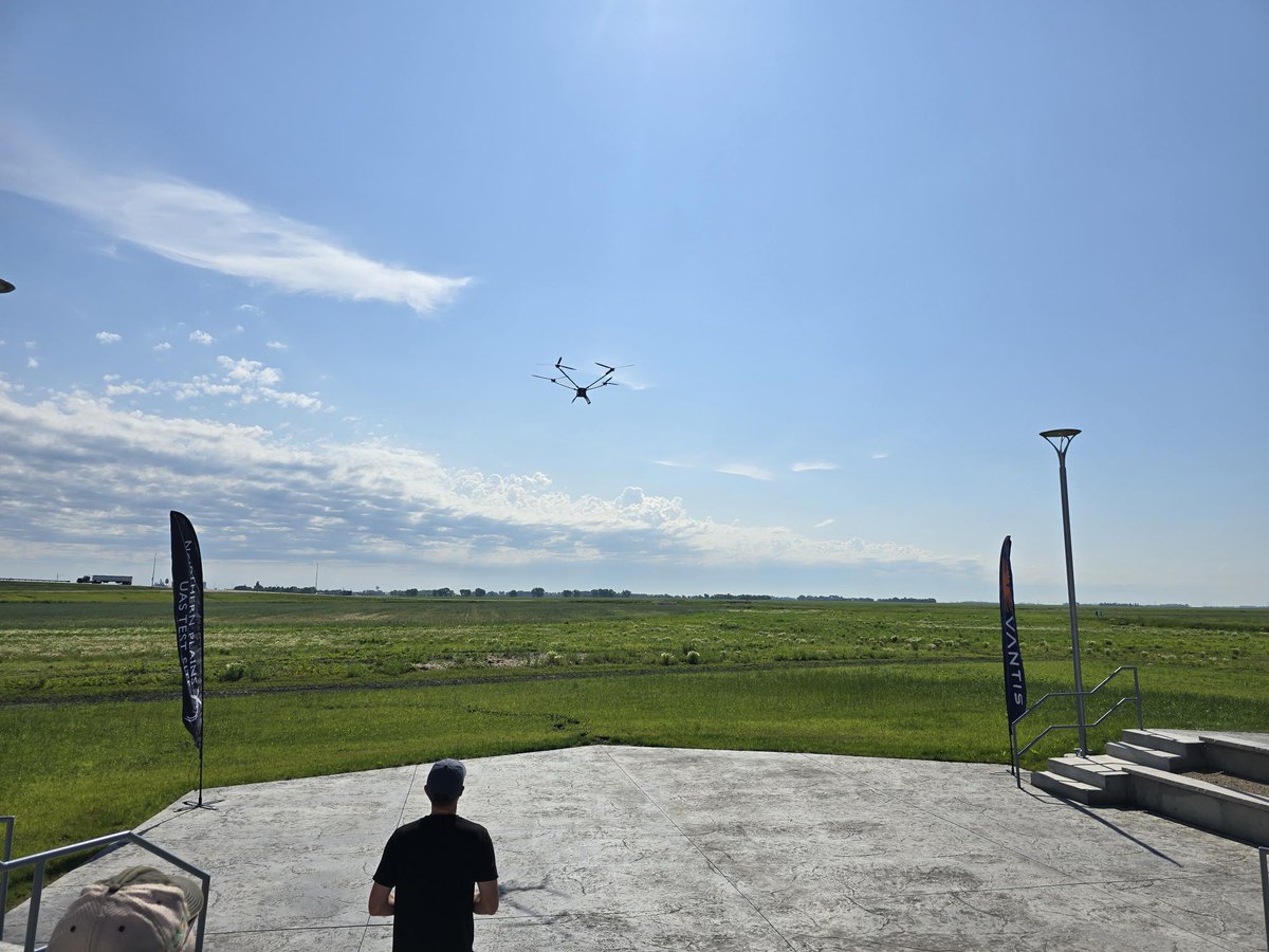 TheGrandFarm's tweet image. Drones like SiFly's Q12 model are bridging the gap between farms and tech 🚁 Earlier this month, a live demo at the Innovation Campus showed how this drone supports ag, utilities, surveying & more, bringing real-time insights straight to the field!