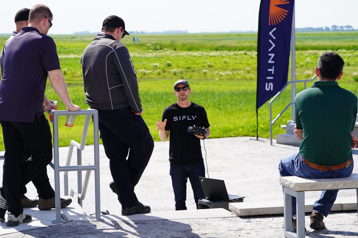 TheGrandFarm's tweet image. Drones like SiFly's Q12 model are bridging the gap between farms and tech 🚁 Earlier this month, a live demo at the Innovation Campus showed how this drone supports ag, utilities, surveying & more, bringing real-time insights straight to the field!