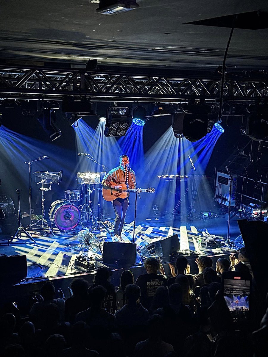 EDINBURGH 

Had a class time supporting The K’s last night in the Liquid Room. Great crowd as always. 

- PG x