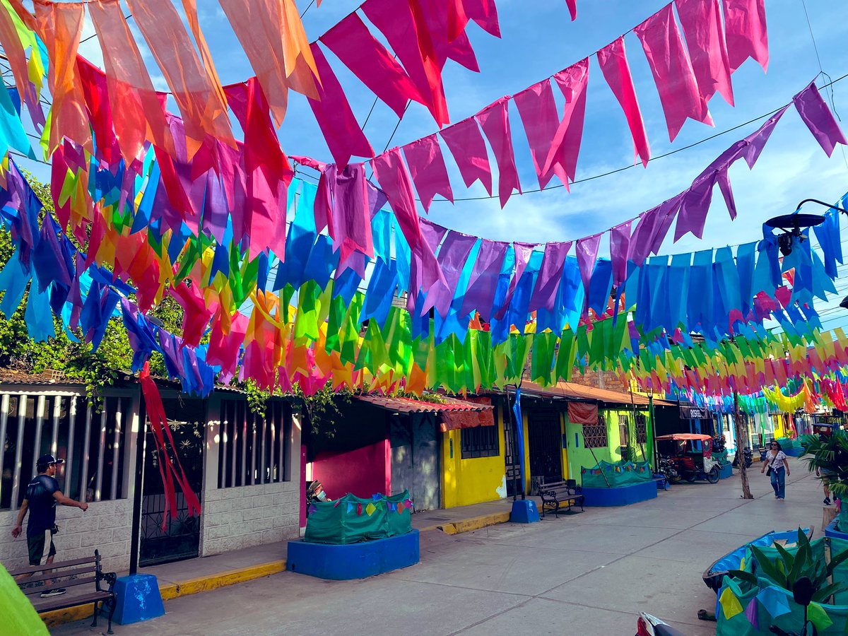 OMG HAPPY PRIDE! (It's saint jhon's month 😭)