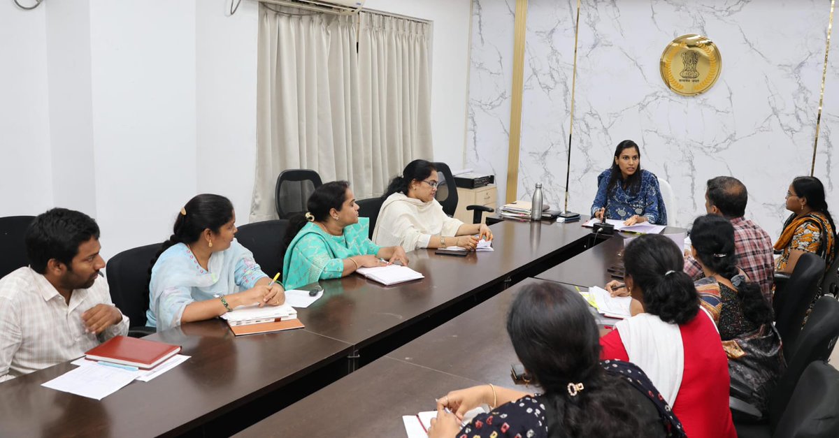 Collector Sangareddy (@collector_srd) on Twitter photo కలెక్టరేట్ సమావేశ మందిరంలో జిల్లాలో ధాన్య సేకరణ, సిఎంఆర్ డెలివరీ, రేషన్ పంపిణీ, కొత్త రేషన్ కార్డుల దరఖాస్తులు, పాఠశాలలకు గ్యాస్ కనెక్షన్లు తదితర అంశాలపై జిల్లా కలెక్టర్ జిల్లా సివిల్ సప్లై శాఖ అధికారులతో సమీక్ష సమావేశం నిర్వహించారు. <a href="/TelanganaCMO/">Telangana CMO</a> <a href="/TelanganaCS/">Office of Chief Secretary, Telangana Govt.</a> @ip కలెక్టరేట్ సమావేశ మందిరంలో జిల్లాలో ధాన్య సేకరణ, సిఎంఆర్ డెలివరీ, రేషన్ పంపిణీ, కొత్త రేషన్ కార్డుల దరఖాస్తులు, పాఠశాలలకు గ్యాస్ కనెక్షన్లు తదితర అంశాలపై జిల్లా కలెక్టర్ జిల్లా సివిల్ సప్లై శాఖ అధికారులతో సమీక్ష సమావేశం నిర్వహించారు. <a href="/TelanganaCMO/">Telangana CMO</a> <a href="/TelanganaCS/">Office of Chief Secretary, Telangana Govt.</a> @ip