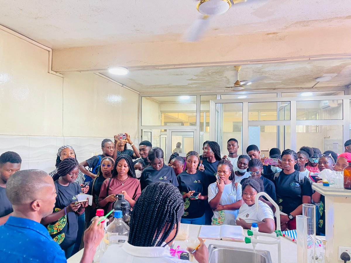 rafamall's tweet photo. ☘️☘️When the syllabus grows roots!

☘️Our budding botanists from the University of Ghana  traded lecture halls for living laboratories at @Centre for plant medicine research —where every leaf holds a lesson and every root tells a remedy

 #cpmr #HerbalMedicine 
#universityofghana https://t.co/5nknokcZub