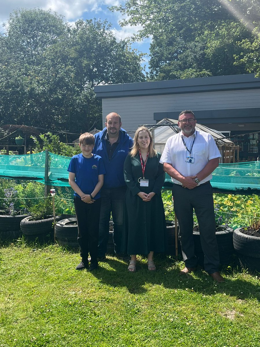 SychdynSchool's tweet photo. Our school farm @SychdynFarmClub has been running now for over 2 years and it was lovely to have the opportunity to show @becky_gittins the fruits of our labour 🍅🫛🥒🍓🍒🍏James and his young farmers are just brilliant 😊 @leaderlive @northwaleslive https://t.co/KR8wGvicfS