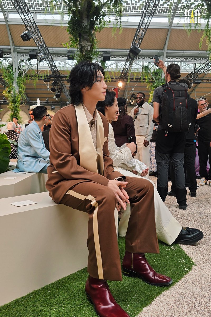bible_officiall's tweet photo. You're so shine ✨️

BIBLE FOR AMIRI SS26 
#BibleAMIRISS26

#AMIRI #AMIRITHAILAND 
#AMIRIxBIBLE #AMIRISS26 #ParisFashionWeek #PFW2025 https://t.co/Av7VdpscLK