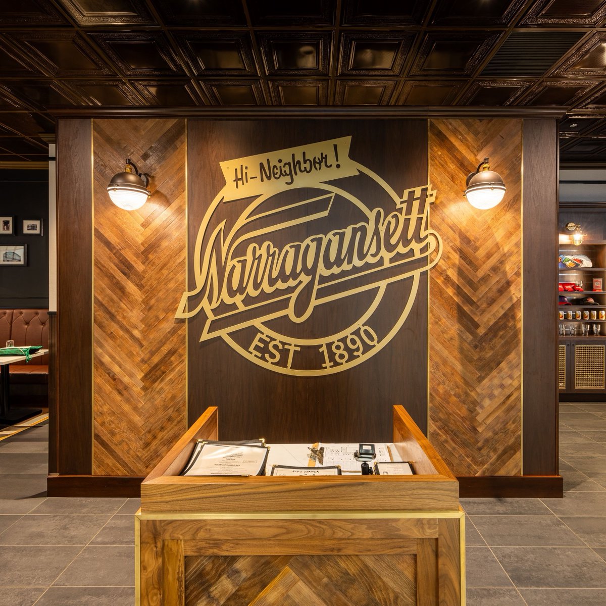 Gansettbeer's tweet image. ✈️ Flying out of TF Green Airport? The Narragansett Kitchen & Bar is officially OPEN🍻 Serving up your favorite ‘Gansett brews, classic Rhody bites, and a perfect sendoff (or welcome home).
Next time you’re flying in or out of PVD, swing by and raise a pint with us.
