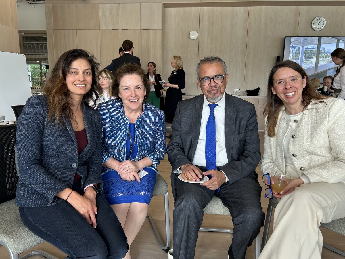 Congratulations <a href="/DrTedros/">Tedros Adhanom Ghebreyesus</a> &amp; WHO for winning Edinburgh Uni’s first global health medal for efforts for global immunisation which has saved millions of lives 🌍. A real treat to spend the day together with shared values of better health for all.