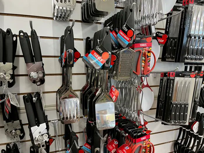 $DLTR Notice a red sticker on a #DollarTree item? It means the price is going up businessinsider.com/dollar-tree-ra… <a href="/BusinessInsider/">Business Insider</a> #pricehikes #inflation