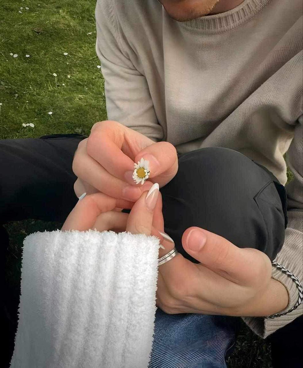 واعلم أن تقدمكَ في العُمر لن يحميك مِن
الوقوع في الحب ..
بل الحب هو الذي سيحميك مِن
التقدم في العُمر ❤️..
#حقيقة_يجب_ان_تدركها 
#مساء_الخير