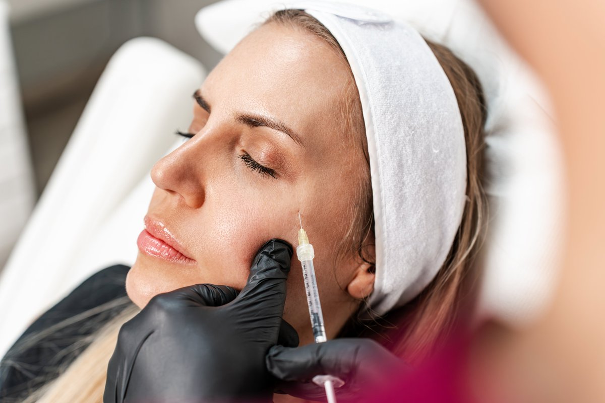 DurhamCouncil's tweet photo. The UK Health Security Agency is looking into reports of illness in people having cosmetic injections of Botox-like products. If you live in County Durham and have used these products since 1st May they'd like to hear from you even if you weren't unwell. Please take this survey.

Take part today https://t.co/pEnp8d0Bb4