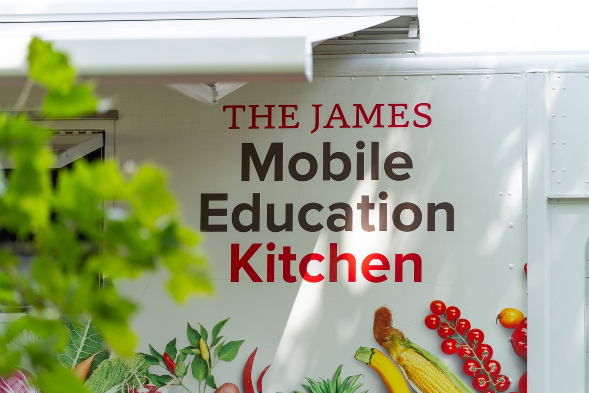 OSUniPrint's tweet image. The James Mobile Kitchen stopped by UniPrint yesterday to serve a healthy lunch to staff. Thanks to buckeye wellness innovator Bryan Shields for setting it up!