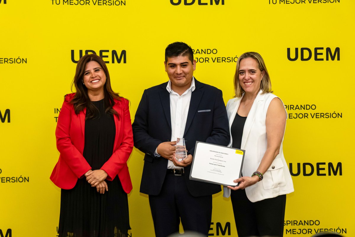 ¡Felicidades por su reconocimiento en el Programa Formar Para Transformar! 💛

✨ Noelia Flores, lideró dos proyectos: Codellege y Acompaño y Brandon Rodríguez,  impulsó Brincando bardas, una iniciativa que utiliza el futbol como vehículo de acompañamiento académico y emocional.