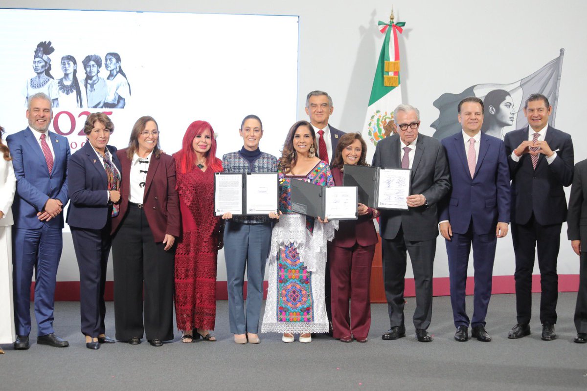 Gracias al trabajo en equipo con la presidenta <a href="/Claudiashein/">Claudia Sheinbaum Pardo</a> y el respaldo del Gobierno Federal, Durango ya forma parte del nuevo mapa industrial de México. 🇲🇽📈

Estamos entre los 15 proyectos clave de los Polos de Desarrollo Económico para el Bienestar, porque tenemos todo para