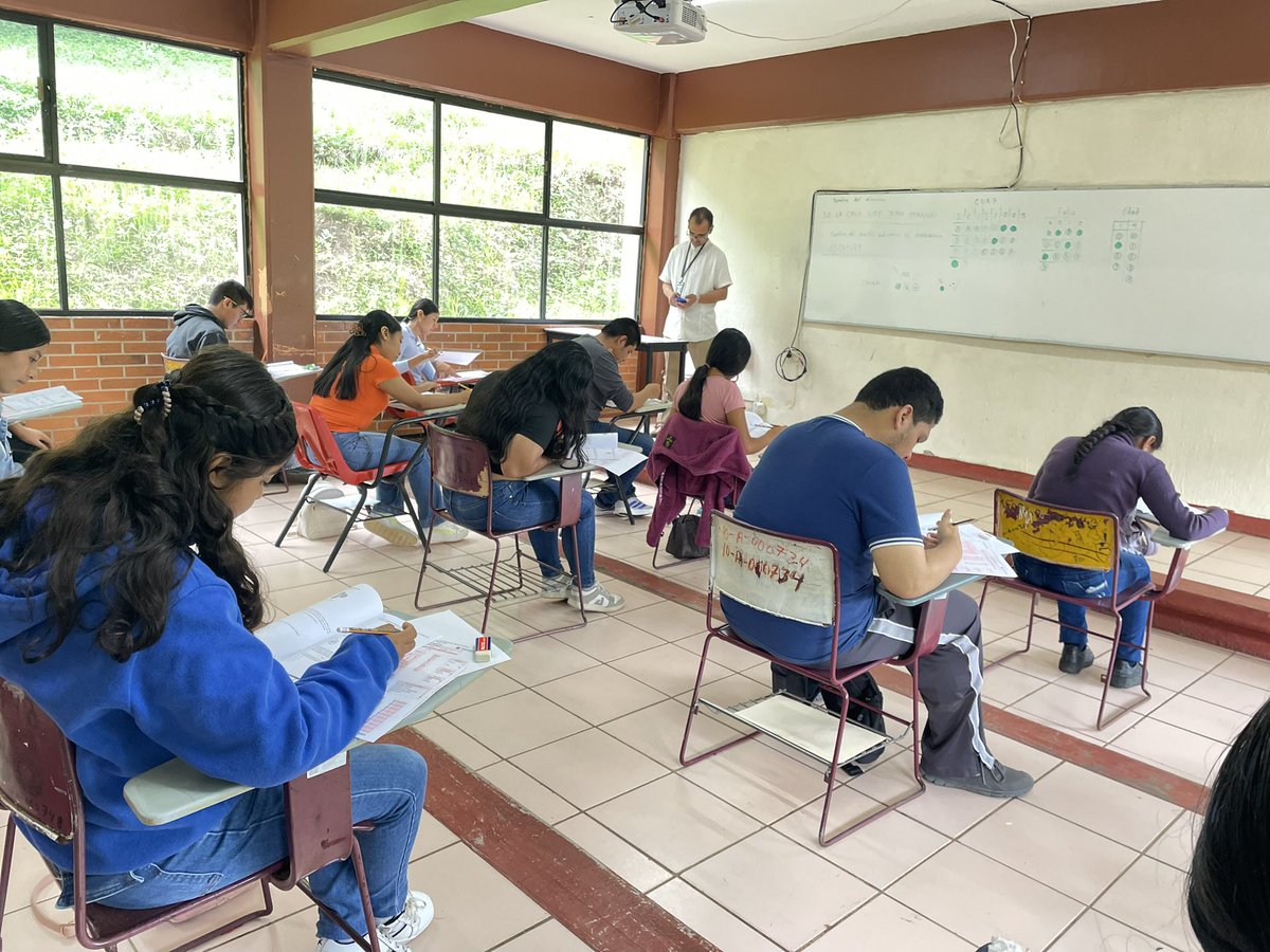 CecyteCalnali's tweet photo. Hoy recibimos con entusiasmo a quienes presentan su examen diagnóstico 2025. Este es el inicio de una gran etapa de aprendizaje y crecimiento. 
 estamos listos para acompañarles. ¡Mucho éxito!  #SomosUnEquipoTransformandoElFuturo @NatyCastrejon 
@edmundo_rmz 
@CECyTEHidalgo https://t.co/l6B1pEqyAd