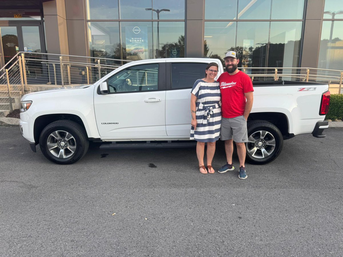 NissanofDalton's tweet image. 🚙💥 Chey &amp;amp; Blake just leveled up! 💥🚙
They drove off in a 2018 Chevrolet Colorado Z71  and they’re looking cooler than ever doing it. 😎🔥
Big congrats to this awesome duo on their new ride!
Sold by your guy, James Harry 💪
#ChevyCrew #HappyCustomers #MountainViewMoments