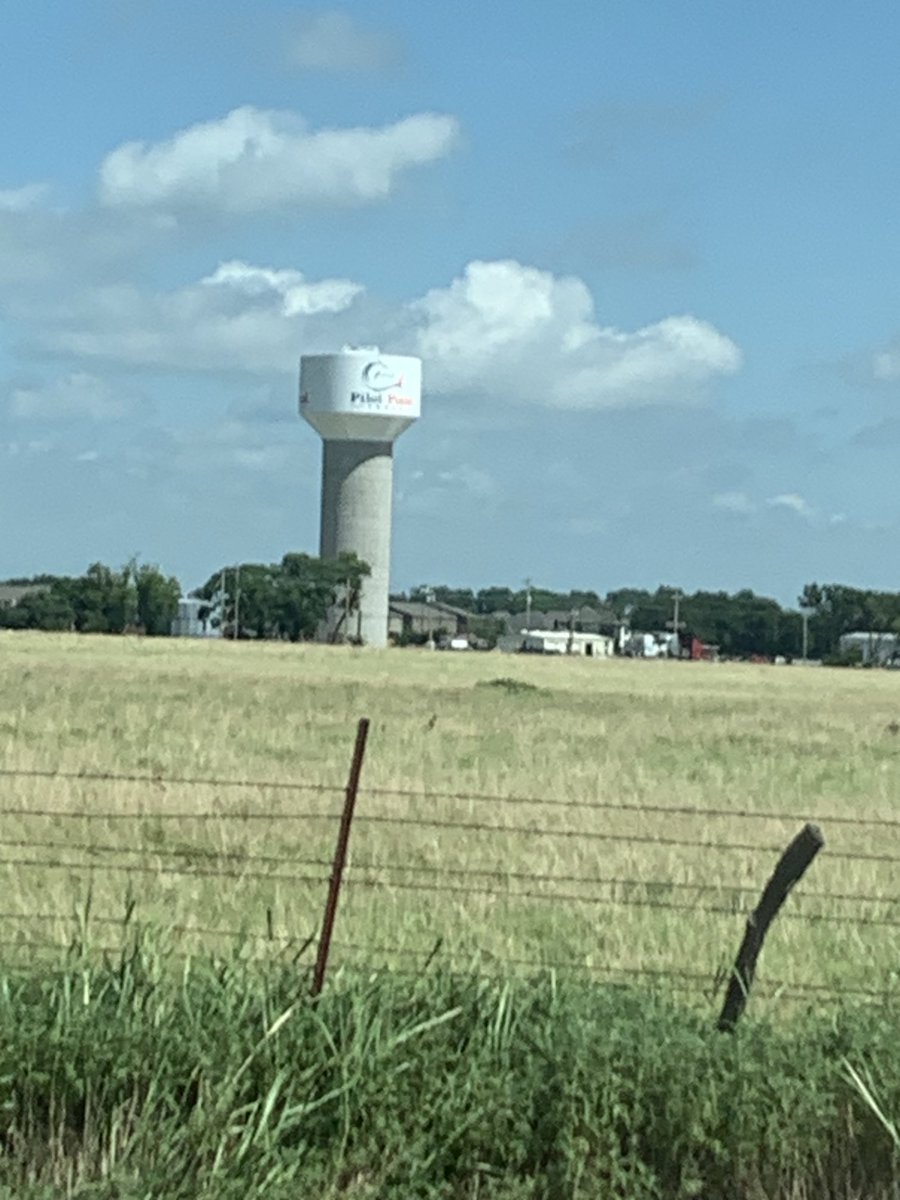 DCamp_O's tweet photo. Hey ⁦@ColtKnost⁩ where’s the ‘Home of Big Gravy’ sign? https://t.co/5AjXTh06bg