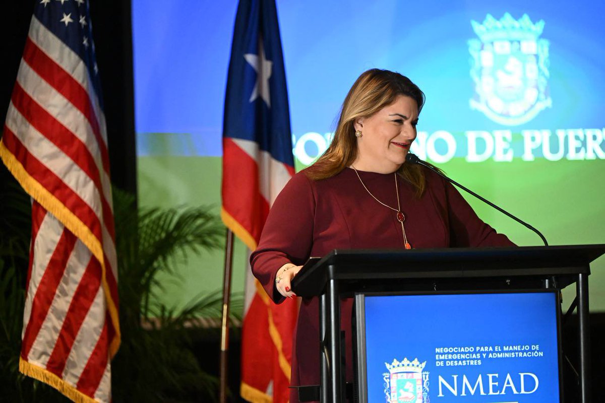 Jenniffer's tweet image. Sin comunicación no hay respuesta. Por eso, me enorgullece anunciar la expansión oficial del sistema #FirstNet en nuestra isla, con la apertura del primer centro de llamadas en español que operará desde Aguadilla, con la creación de 80 nuevos empleos, para clientes de habla