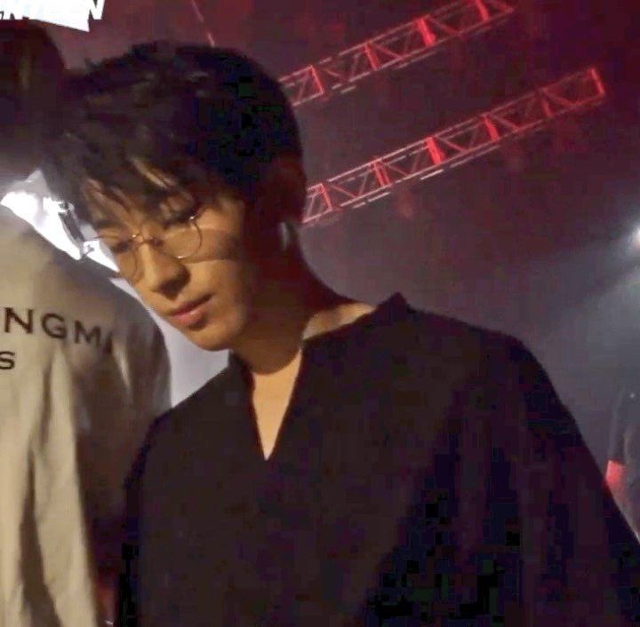 jwwmch's tweet photo. this wonwoo being so casually fine https://t.co/619zNdSQLW