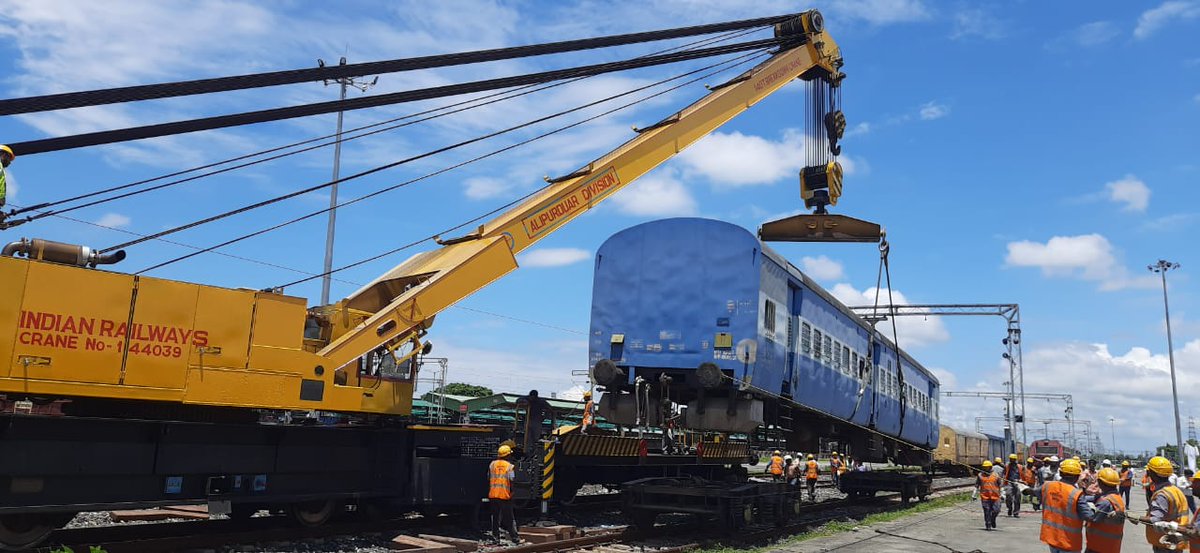 drm_apdj's tweet photo. A  joint Mock drill was conducted successfully  today at NCB Yard with 2nd Battalion NDRF, Siliguri. @RailMinIndia @RailNf https://t.co/pjdlYSHx4W