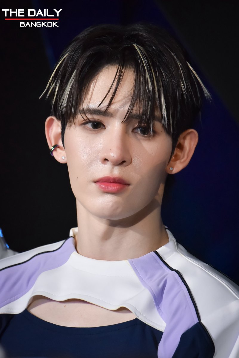 " เจมส์ศุ " #JAMESSU_DEXX ช่วงสัมภาษณ์ในงาน DEXX (Diverse Element of XX) 1st Single Debut "CLANG CLANG" Showcase  

DEXX DEBUT STAGE 

#DEXX1stSHOWCASE
#JAMESSU_DEXX #JamesSu
#CLANGCLANG_DEXX #DEXXth