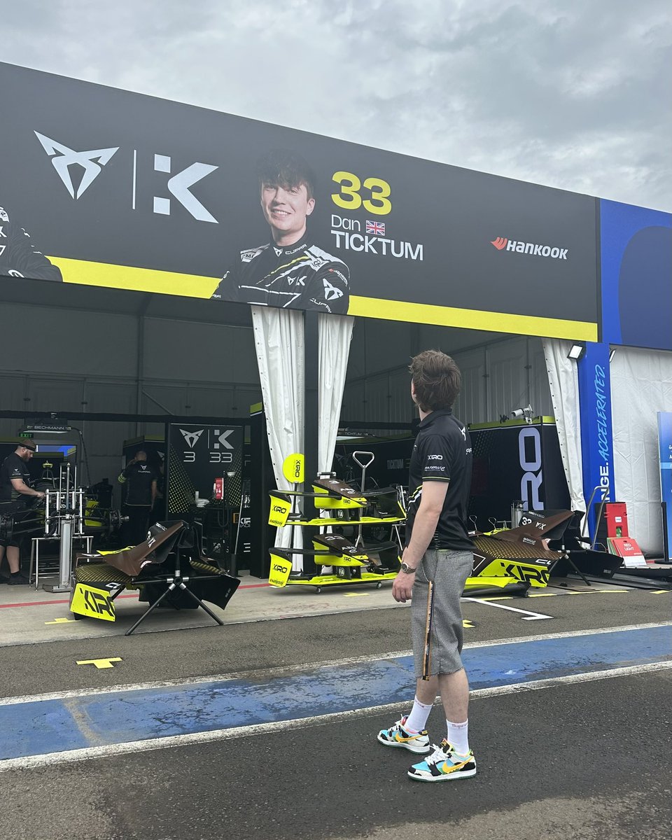 Dan meet <a href="/DanTicktum/">Dan Ticktum</a>. 😂

#JakartaEPrix #FormulaE