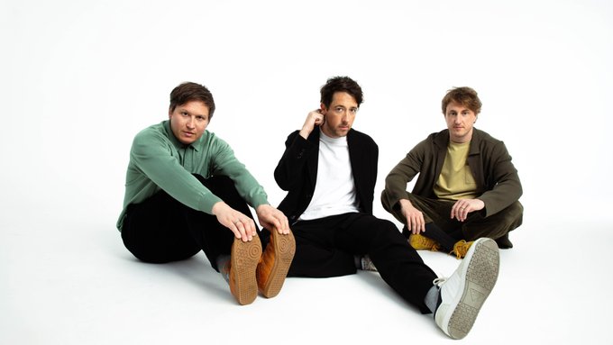 Dave Monks tweet media