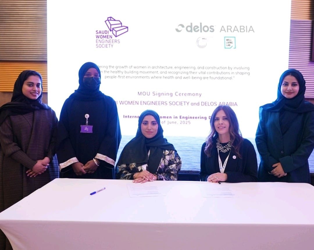 swesorgsa's tweet photo. احتفاءاً  ييوم المهندسات العالمي  INWED   الذي اقيم بالعاصمة الرياض في 23 يونيو 2025 تحت شعار "معًا نُبدع بالهندسة"
#TogetherWeEngineer

في يوم المهندسات العالمي 2025، نفتخر في جمعية مهندسات سعوديات بتوقيع أول مذكرة تفاهم رسمية بين الجمعية وشركة Delos Arabia، في خطوة رائدة نحو تعزيز جودة الحياة وتمكين المهندسات في المملكة.

تم توقيع المذكرة من قبل المهندسة الشيماء الشايب، رئيسة مجلس إدارة جمعية مهندسات سعوديات، والسيدة شانون دون، المديرة التنفيذية لشركة Delos Arabia، بحضور نخبة من المتخصصين في قطاعات الهندسة والتصميم.

جاءت هذه الشراكة في إطار احتفالية جمعت نخبة من المهندسين والمهندسات من مختلف التخصصات: المدنية، المعمارية، الكهربائية، الميكانيكية، النقل، والطاقة. وتجلّت في كلمات المهندسات قصص إلهام وقيادة ممهّدة لطريق الأجيال القادمة.

تسعى هذه الشراكة إلى:

✅ تعزيز الصحة العامة من خلال مبانٍ أكثر ��حة
✅ مواءمة معايير WELL مع الثقافة والمناخ المحلي
✅ تأهيل الجيل القادم في تقاطع علم المباني وصحة الإنسان
✅ دعم مشاريع WELL في المملكة
✅ التوسع في إدخال تقنيات "الذكاء الصحي" في بيئتنا المبنية

نشكر شركاءنا الاستراتيجيين Parsons Corporation وBechtel Corporation على دعمهم الدائم لقضايا تمكين المرأة في الهندسة، وجهودهم نحو بيئة مستدامة وصحية.

#جمعية_مهندسات_سعوديات  فخورون  بوجودهن و محل شكر و تقدير لمشاركتهنّ وهذا يعزّز المسؤوليّة المستقبلية 
 و حضور المملكة  في المشهد العالمي في هذا المجال 

In celebration of International Women Engineers Day (INWED), held in Riyadh on June 23, 2025, under the theme "Together We Create Engineering"
#TogetherWeEngineer

On International Women Engineers Day 2025, the Saudi Women Engineers Society is proud to sign the first official memorandum of understanding between the siciety  and Delos Arabia, a pioneering step toward enhancing the quality of life and empowering women engineers in the Kingdom.

The memorandum was signed by Eng. Al-Shaima Al-Shaueb, Chairwoman of the Board of Directors of the Saudi Women Engineers  Society , and Ms. Shannon Dunn, CEO of Delos Arabia, in the presence of a group of specialists in the engineering and design sectors.

This partnership came as part of a celebration that brought together a select group of male and female engineers from various disciplines: civil, architectural, electrical, mechanical, transportation, and energy. The women  engineers' speeches reflected stories of inspiration and leadership, paving the way for future generations.

This partnership seeks to:

✅ Promote public health through healthier buildings
✅ Align WELL standards with local culture and climate
✅ Educate the next generation at the intersection of building science and human health
✅ Support WELL projects in the Kingdom
✅ Expand the introduction of "health smart" technologies into our built environment

We thank our strategic partners, Parsons Corporation and Bechtel Corporation, for their continued support of women's empowerment in engineering and their efforts toward a sustainable and healthy environment.

The #Saudi_women_Engineers_Society is proud of their presence and is grateful for their participation, which 
enhances future responsibility and the Kingdom's presence in the global scene in this field.

@Eng_Council
@WES1919
@WEnergy_sa
@HRSD_SA
@saudi_aramco
@ArchMOC 
@parsonscrop
@Bechtel
@SaudiUmran 
@urbanorgasc
@Umran_Alahssa
@mediaeyes2
@zumairan 
@PMP_CAPM