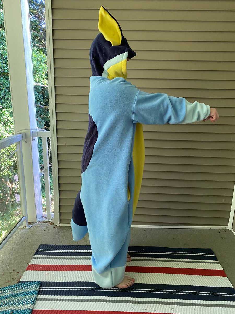 TheTater03's tweet photo. Hey tater tots im selling my bandit kigu from KaraCreations asking $430 shipped OBO. I can do a short payment plan (ill will not ship it until fully paid) fits up to a 3x lightly wore and pet friendly home

RT are appreciated!!
#kigu #bluey #furry https://t.co/yDmV1UvKKw
