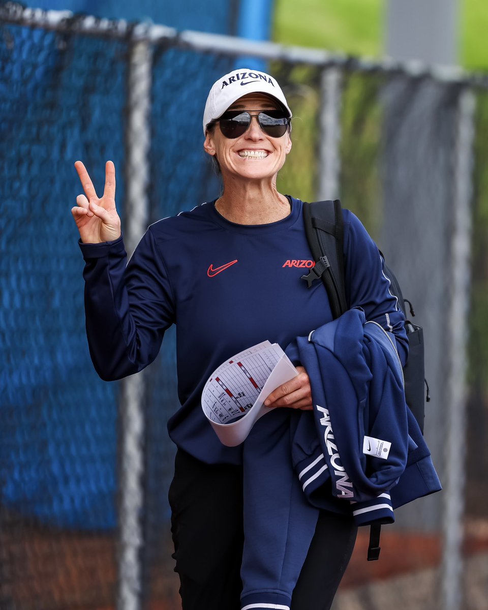 ArizonaSoftball's tweet image. It’s Lauren Lappin day! 🥳
HBD to our amazing assistant coach, @lappin37!