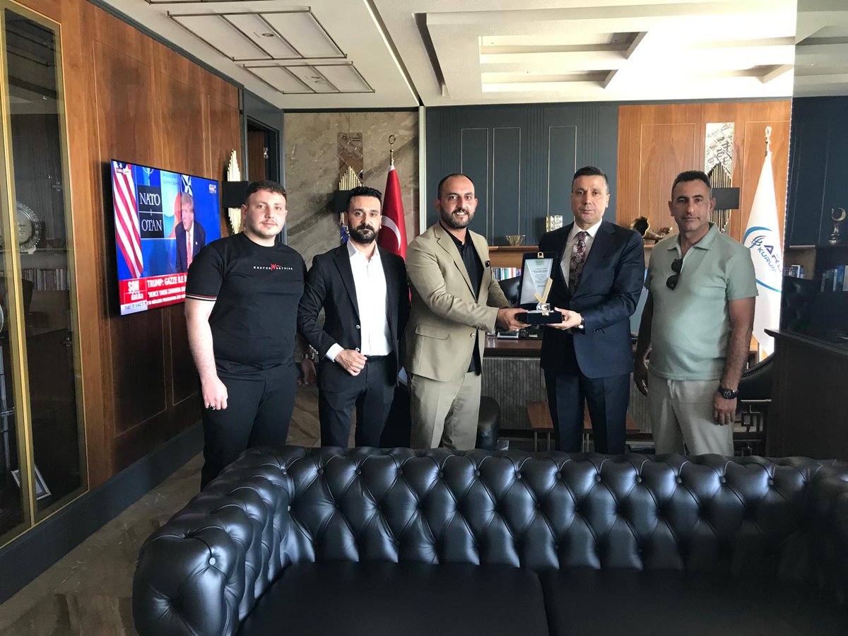 vahkinderneği (@vahkindernegi) on Twitter photo Dernek olarak yapmış olduğumuz proje Bingölde Türkiye Yüz Yılına iz Bırakanlar adlı projemizde yer alan Bingöllü İş İnsanımız Mehmet Tügen'e ait plaketi Kendisine teslim ettik.
<a href="/MehmetTUGEN23/">Mehmet TÜGEN</a> Dernek olarak yapmış olduğumuz proje Bingölde Türkiye Yüz Yılına iz Bırakanlar adlı projemizde yer alan Bingöllü İş İnsanımız Mehmet Tügen'e ait plaketi Kendisine teslim ettik.
<a href="/MehmetTUGEN23/">Mehmet TÜGEN</a>