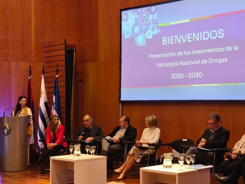 MTSS (@mtssuy) on Twitter photo El subsecretario de Trabajo y Seguridad Social, <a href="/barrettoghione/">Hugo Barretto Ghione</a> , participó en la presentación de los lineamientos de la Estrategia Nacional de Drogas 2026-2030, organizada por <a href="/JNDUruguay/">JND - Uruguay</a>
gub.uy/ministerio-tra… El subsecretario de Trabajo y Seguridad Social, <a href="/barrettoghione/">Hugo Barretto Ghione</a> , participó en la presentación de los lineamientos de la Estrategia Nacional de Drogas 2026-2030, organizada por <a href="/JNDUruguay/">JND - Uruguay</a>
gub.uy/ministerio-tra…