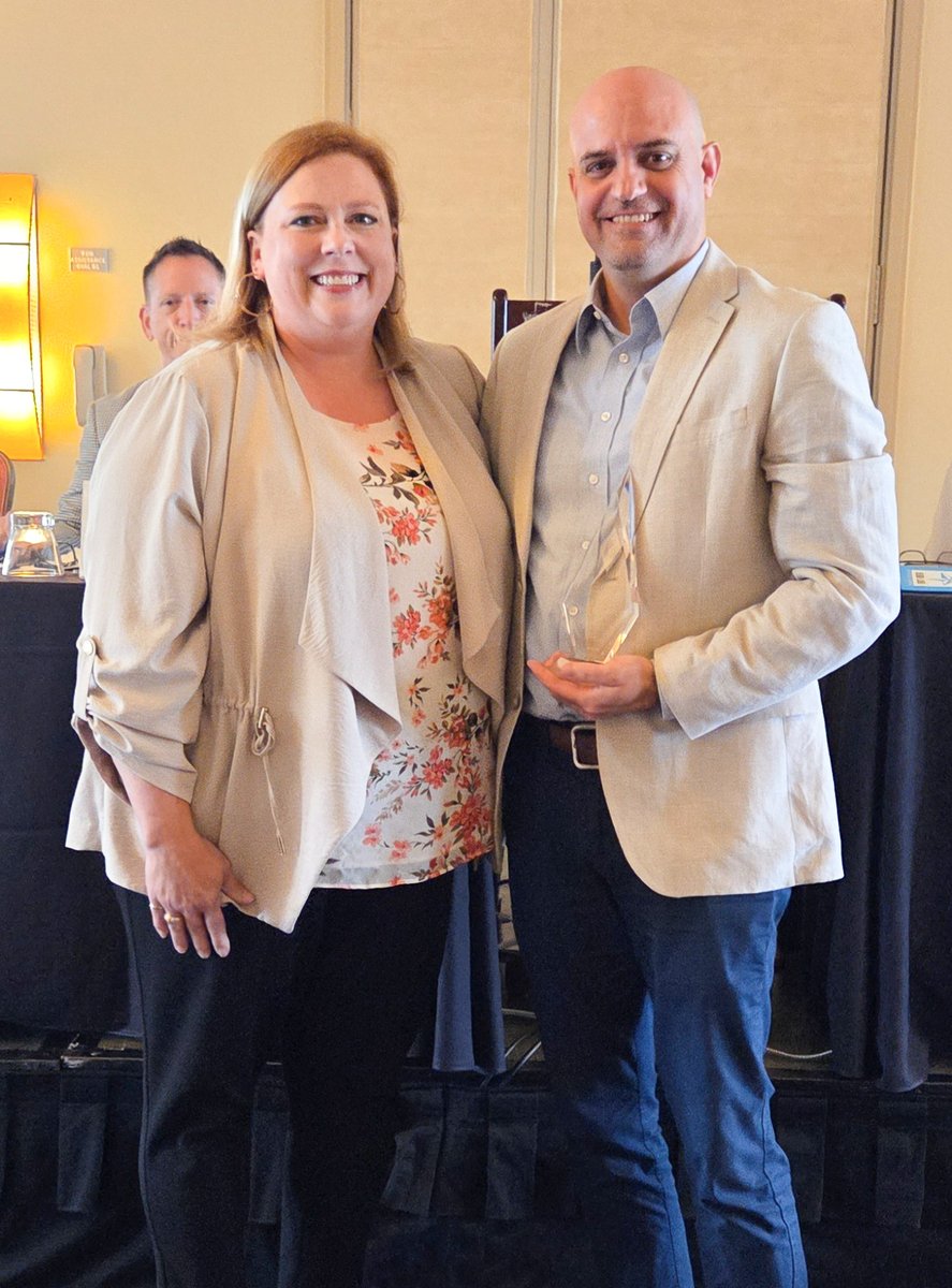 Congratulations to Joe Dickinson, P.E. out of our TSPE Central Texas Chapter, proud recipient of the TEF Distinguished Engineer of the Foundation award which was presented at this year's conference! #TSPECON #TSPE