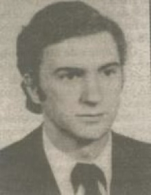 ANPIRomaPosti's tweet photo. Impiegato presso la #MaselinCompany ,militante di #PoderObrero e studente di storia,
#AlfredoMarioGarcia venne sequestrato a #RamosMejia, in provincia di #BuenosAires, il #5luglio 1978 da un commando dell'esercito argentino.Aveva 25 anni.Non fu visto in nessun #CCD.
Scomparso. https://t.co/h1sJMqilfx