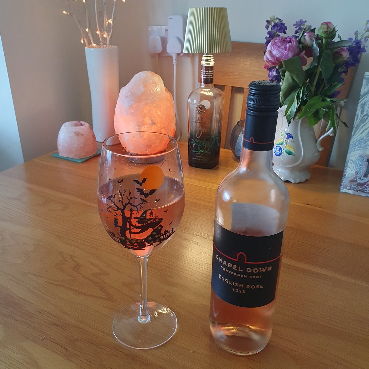 Cheers <a href="/ChapelDownWines/">Chapel Down</a> <a href="/Gingerbear72/">Lee Lambert</a>