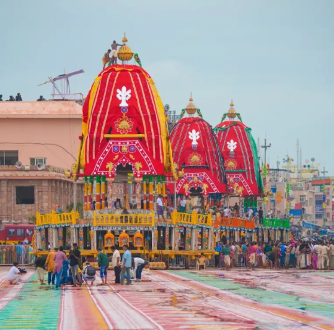ମହାପ୍ରଭୁ ଶ୍ରୀ ଜଗନ୍ନାଥଙ୍କର ରଥ ଯାତ୍ରା ପାଇଁ ପୁରୀ ସଜେଇ ହୋଇପଡିଛି,ବ୍ୟାପକ ବ୍ୟବସ୍ଥା ମଧ୍ୟ ହୋଇଛି କିନ୍ତୁ ଏବର୍ଷ ଭିଡ ବହୁତ୍ ଅଧିକ ହେବ,ଭିଡ ଭିତରେ injury ହେବାର ସମ୍ଭାବନା ବହୁତ୍ ଅଧିକ ଅଛି ବିଗତ ଦିନ ରେ ଆମେ Stampede Situation ଦେଖିଚେ ତେଣୁ ନିଜର ଯତ୍ନ ନେଇକି ମହାପ୍ରଭୁ ଙ୍କ ଦର୍ଶନ କରନ୍ତୁ #rathajatra
ଜୟ  ଜଗନ୍ନାଥ🙏