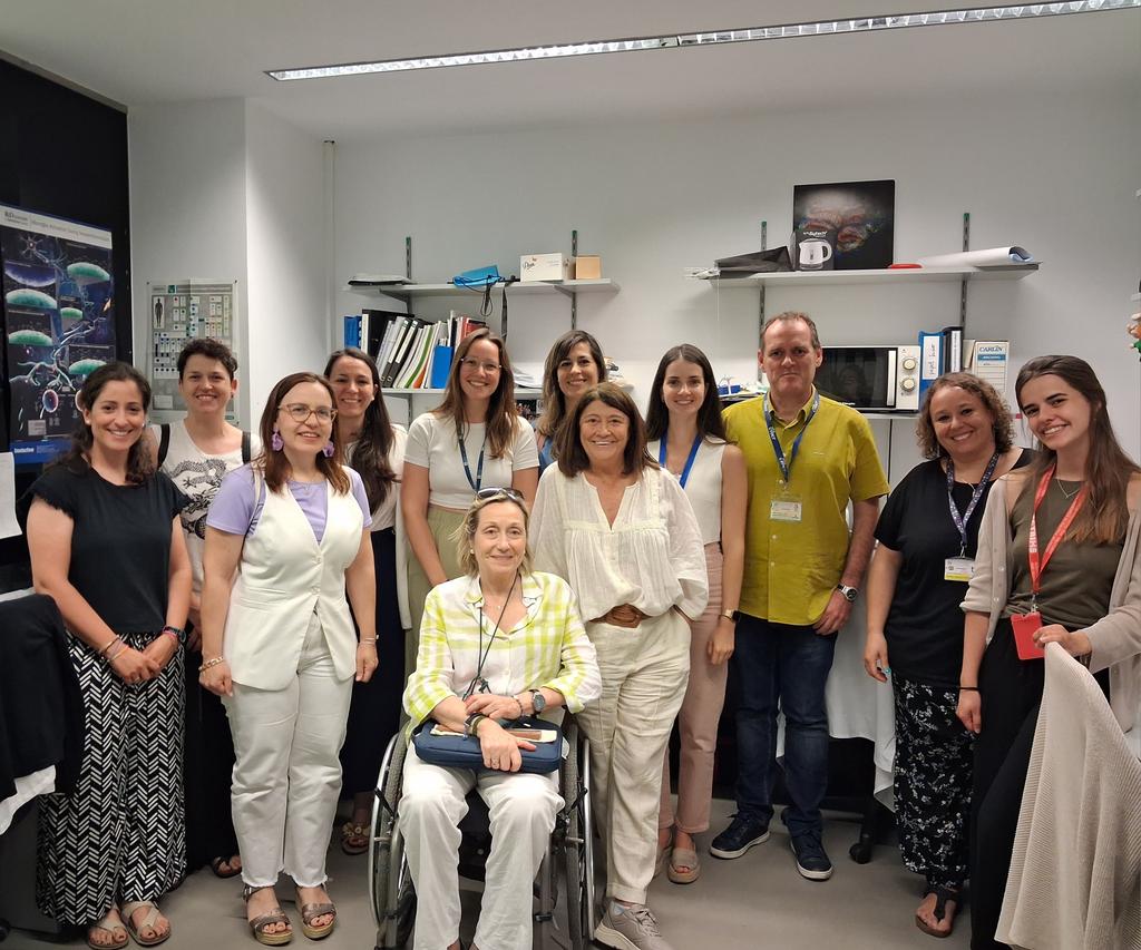 Diego Clemente's lab (@drdiegoclemente) on Twitter photo Esta mañana hemos tenido la hisita de la directiva de <a href="/FundacionEMM/">FundaciĂłn EM Madrid</a> junto a la directiva y equipo de <a href="/ademto_org/">ADEMTO</a> <a href="/esclerosiseme/">Esclerosis MĂșltiple</a> a quienes hemos tenido el placer de contar nuestros proyectos en #esclerosismĂșltiple.
ÂĄMuchas gracias por la visita! Esta mañana hemos tenido la hisita de la directiva de <a href="/FundacionEMM/">FundaciĂłn EM Madrid</a> junto a la directiva y equipo de <a href="/ademto_org/">ADEMTO</a> <a href="/esclerosiseme/">Esclerosis MĂșltiple</a> a quienes hemos tenido el placer de contar nuestros proyectos en #esclerosismĂșltiple.
ÂĄMuchas gracias por la visita!