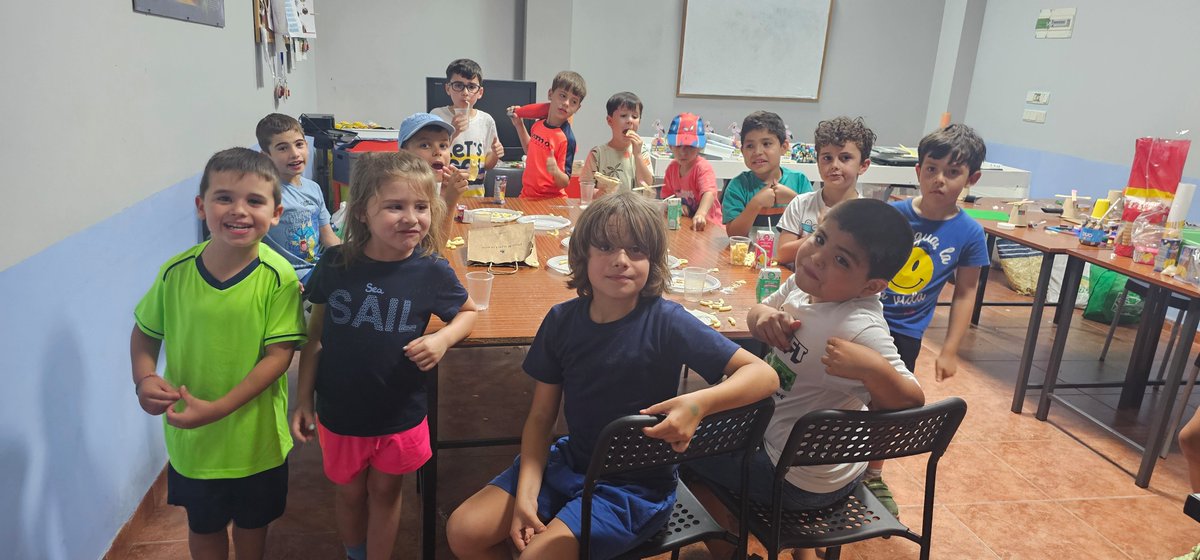 ArcaDroidEx's tweet photo. La semana pasada despedimos nuestro curso anual de Robótica educativa y programación.

#NavalmoralDeLaMata #RobóticaEducativa #lego #microbit #arduino #scratch https://t.co/x9kcWKYKEf