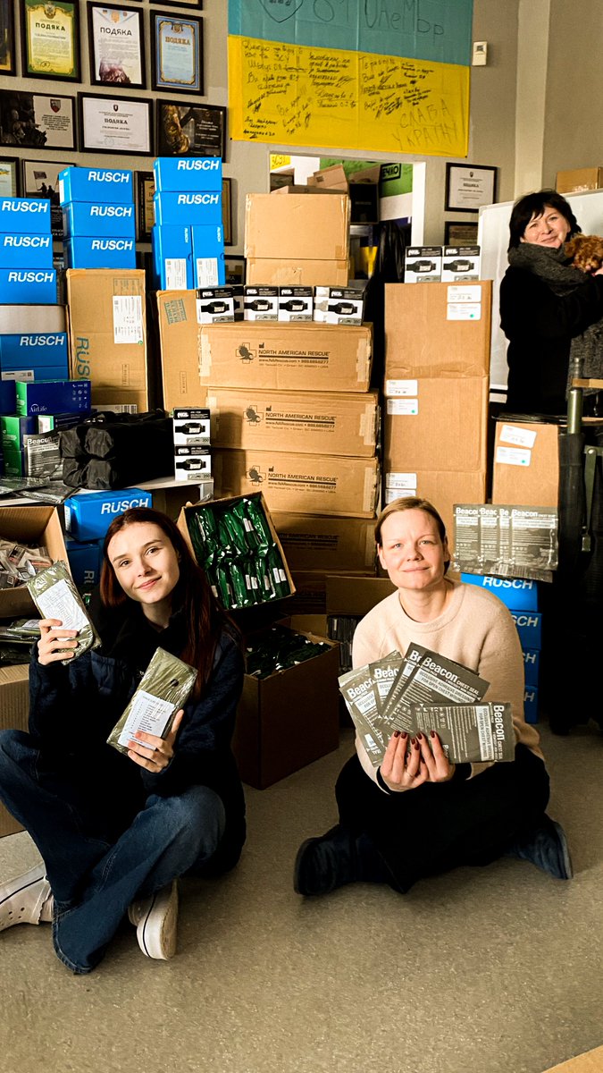 Leleka_FDN's tweet image. Another massive shipment arrived to Ukraine!
Thanks to an incredible anonymous U.S. donor, we got:
🎒 40 med backpacks
🩸 2,000 chest seals
🧠 300 abdominal bandages
👃 4,000 NPAs
🔦 100 headlamps
$50K+ in life-saving aid—straight to the front. 🙌
#LelekaFoundation #MedicalAid