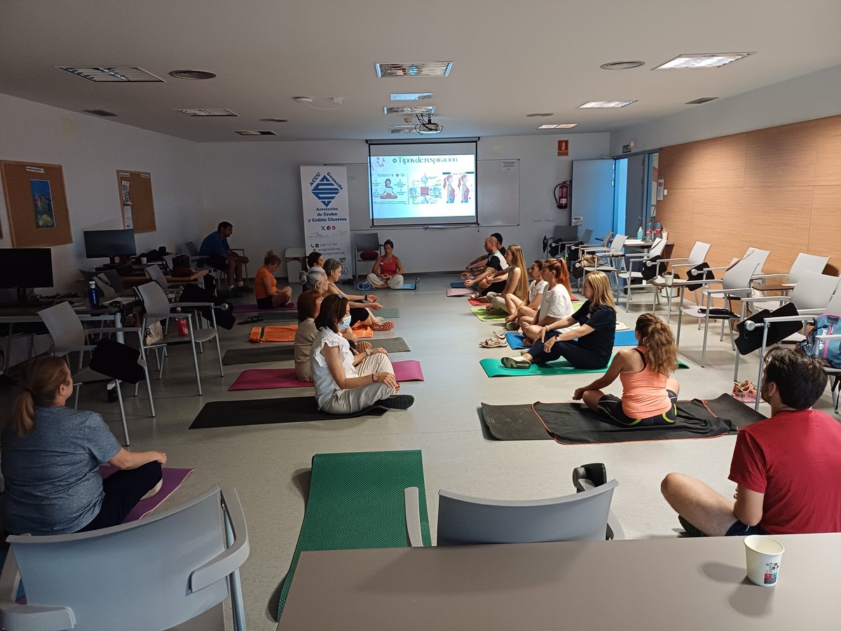 Os dejamos las fotos de la ultima edición que hemos realizado del taller de mindfullnes y EII, como siempre, dirigidos por nuestra psicologa especialista y la enfermera de la unidad de enfermedad inflamatoria, esta vez lo realizamos en el HUCSC ayer miercoles 25 de junio de 2025