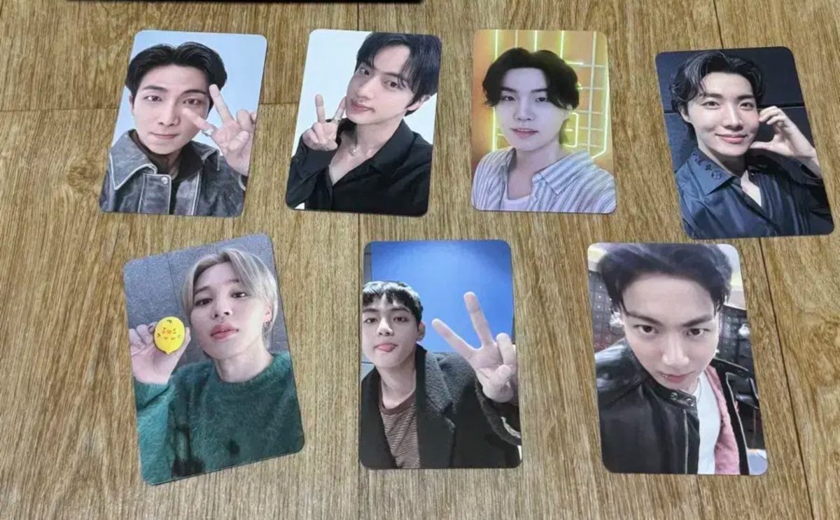bts satış

- iki set var birinci sette jungkook ve yoongi kapalı diğer sette tüm üyeler açık tanesi 650 ,, ph depoya alıcam ❤️
