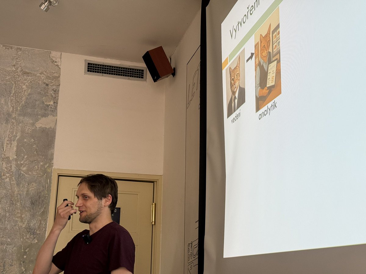 janhonzacerny's tweet image. meetup AI4Dev @ Prague započal. První přednàška od @petrsoukup … čeká nás asi 97 kočiček a mnoho deep poznatků, jak tvořil autonomní systém na generování newsletterů #ai4dev