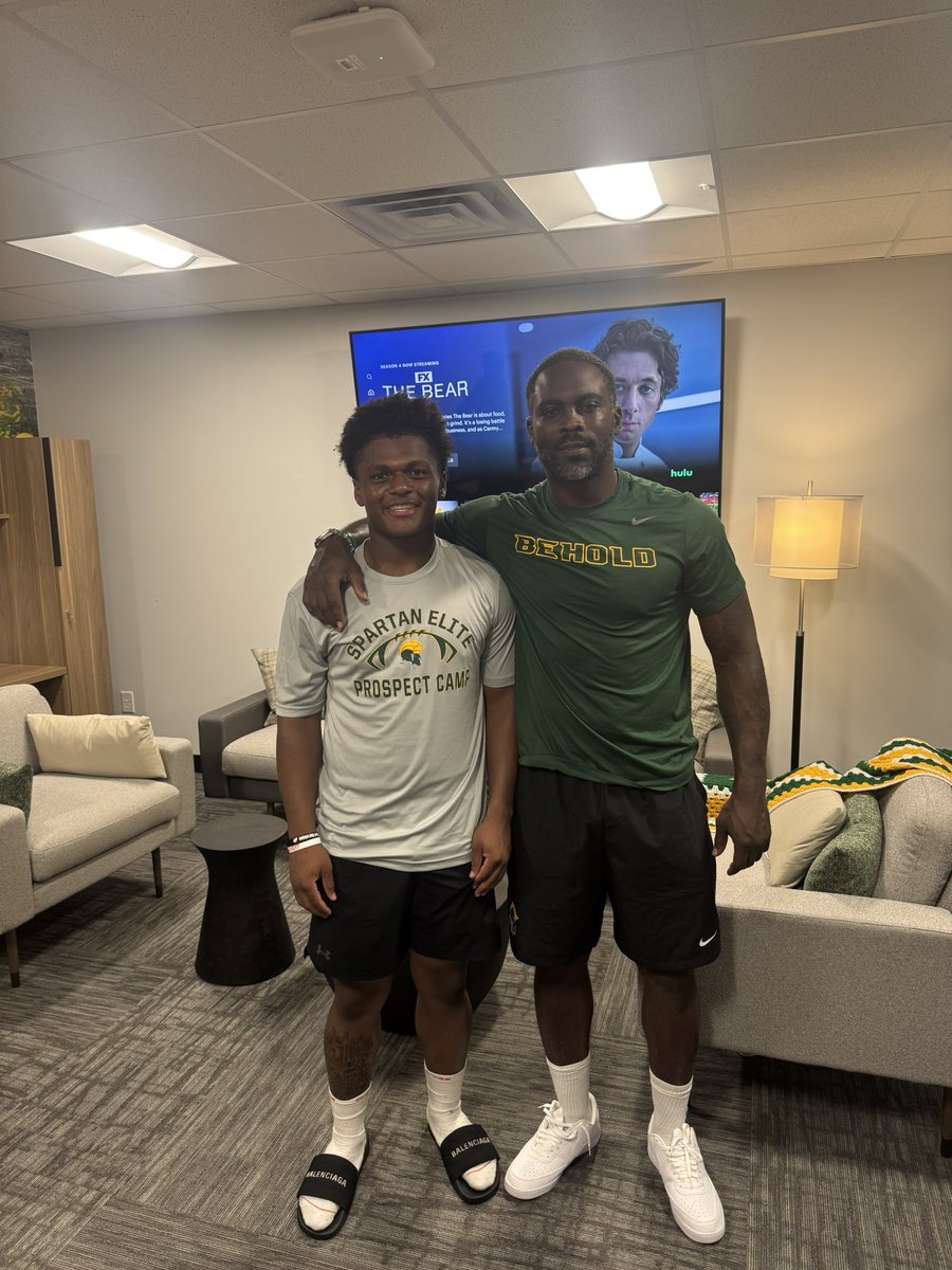 Beyond blessed to receive my third offer from Norfolk State University #GoldStandard🔰 <a href="/MichaelVick/">Michael Vick</a> <a href="/drekendrick4/">Dre Kendrick</a> <a href="/EdOBrienCFB/">EdOBrienCFB</a> <a href="/Jackmuldoon75/">Jack Muldoon</a> <a href="/CoachEazyWork/">Coach E</a>