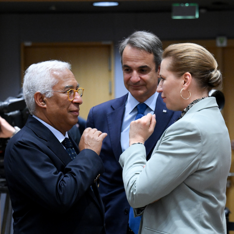 EUCouncil's tweet photo. That’s a wrap for #EUCO! 

EU leaders discussed: 
📌 Ukraine 
📌 Middle East
📌 European defence and security
📌 EU in the world and competitiveness
📌 Migration 
📌 Moldova 
📌 Internal security, preparedness and hybrid activities 

See main results → https://t.co/6C47iYpXk3