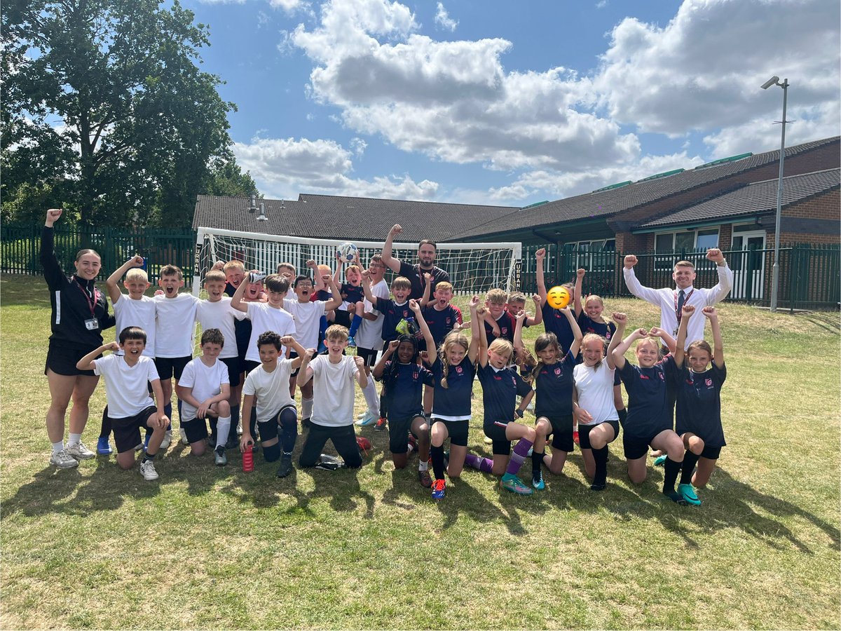 ⚽ Fantastic football from our Year 5 &amp; 6 teams against Carleton Park!
💪 Girls: 4-1 win
🔥 Mixed: 3-0 victory
😱 Boys: 1-0 with a last-minute goal!

Well done to all our Halfpenny Lane players — brilliant effort, teamwork, and sportsmanship! 👏 #TeamHalfpenny #SchoolSport