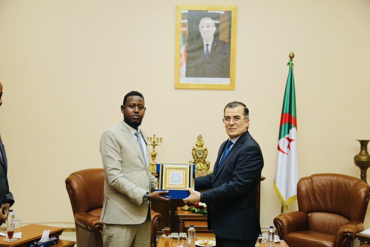 SomaliaMolsa's tweet photo. On the sidelines of the #ArabForumForEquality in Algiers, Somalia’s Minister of Labour, @HonYusufMohamed, held a productive meeting with his Algerian counterpart, H.E. Fayçal Ben Taleb, to strengthen bilateral cooperation on labor and social protection. 🇸🇴🤝🇩🇿 #SocialProtection https://t.co/uk9q2knFUL