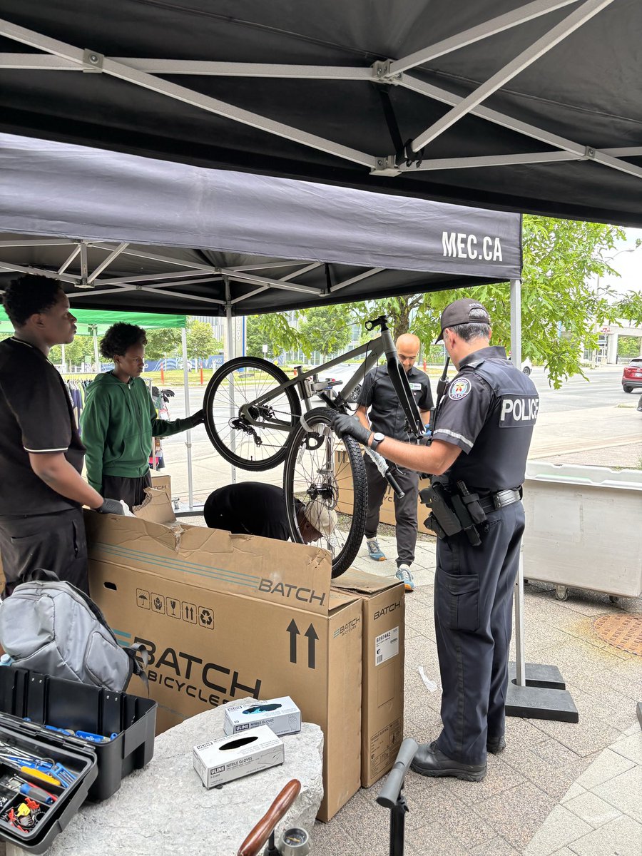 33 Division (@tps33div) on Twitter photo Have you heard about the Ride the Track event hosted by <a href="/BreakfastClubz/">The Children's Breakfast Clubs</a>?
Our 33 Division Neighbourhood Community Officers have partnered with #MountainEquipmentCompany to get our team ready! Still time to register- by July 1st. Visit childrensbreakfastclubs.ca Have you heard about the Ride the Track event hosted by <a href="/BreakfastClubz/">The Children's Breakfast Clubs</a>?
Our 33 Division Neighbourhood Community Officers have partnered with #MountainEquipmentCompany to get our team ready! Still time to register- by July 1st. Visit childrensbreakfastclubs.ca