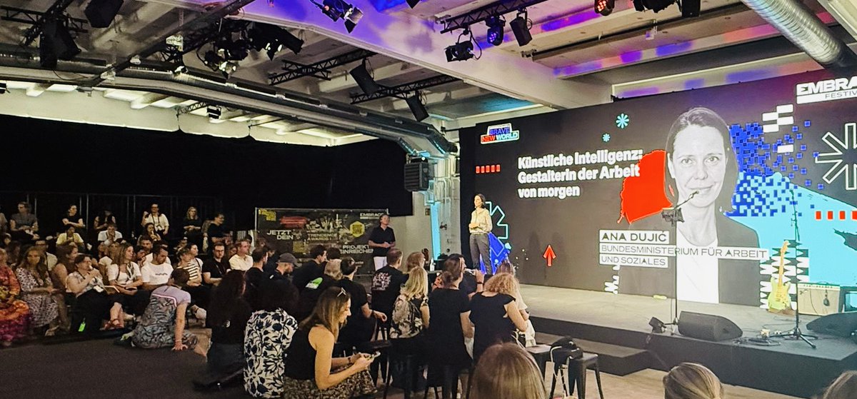 „Brave New World“ - das ist das Motto des diesjährigen #EMBRACEFestival. Das Thema #KI darf in dieser mutigen neuen Welt natürlich nicht fehlen. Kaum einen Bereich wird KI so fundamental verändern wie die #Arbeitswelt <a href="/tt_embrace/">EMBRACE</a> #EF25 (1/3)