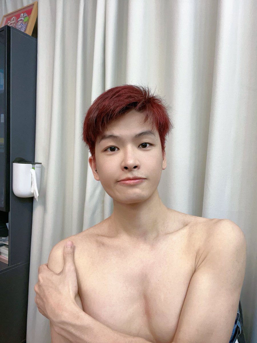 精神小伙来了 …… 
应该不丑吧？？？