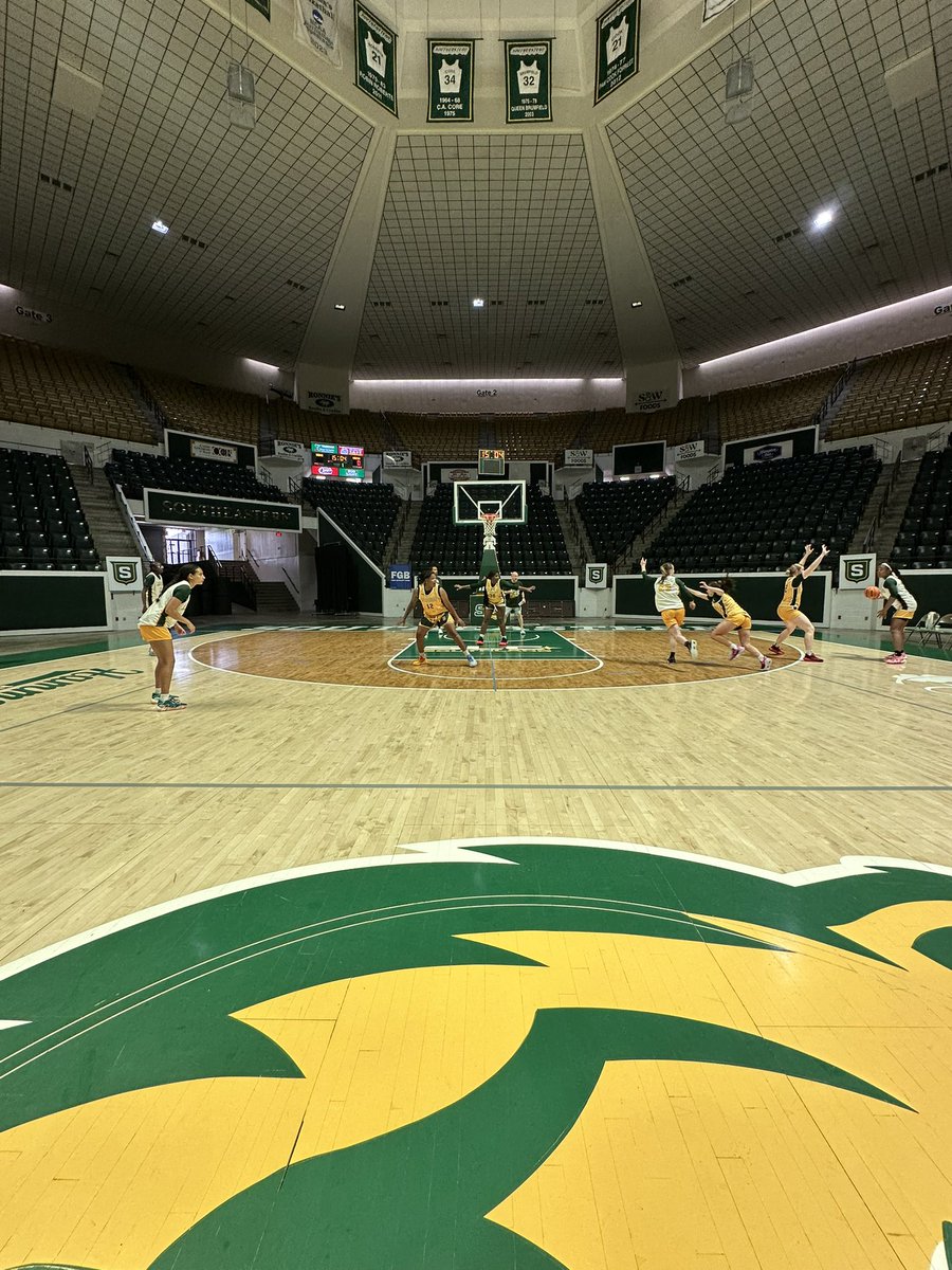LionUpWBB's tweet photo. DAY 2 in Hammond, America💚💛

#LionUp https://t.co/IOx7Mx8z7o