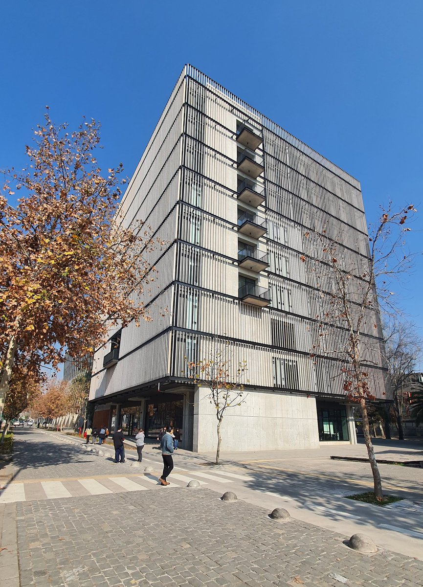 Cristian Pliscoff (@cpliscoff) on Twitter photo A pocos días de cambiarnos a las nuevas dependencias de la Escuela de Gobierno UC. Edificio Unidades Interdisciplinarias en campus San Joaquín. Seguimos creciendo. A pocos días de cambiarnos a las nuevas dependencias de la Escuela de Gobierno UC. Edificio Unidades Interdisciplinarias en campus San Joaquín. Seguimos creciendo.