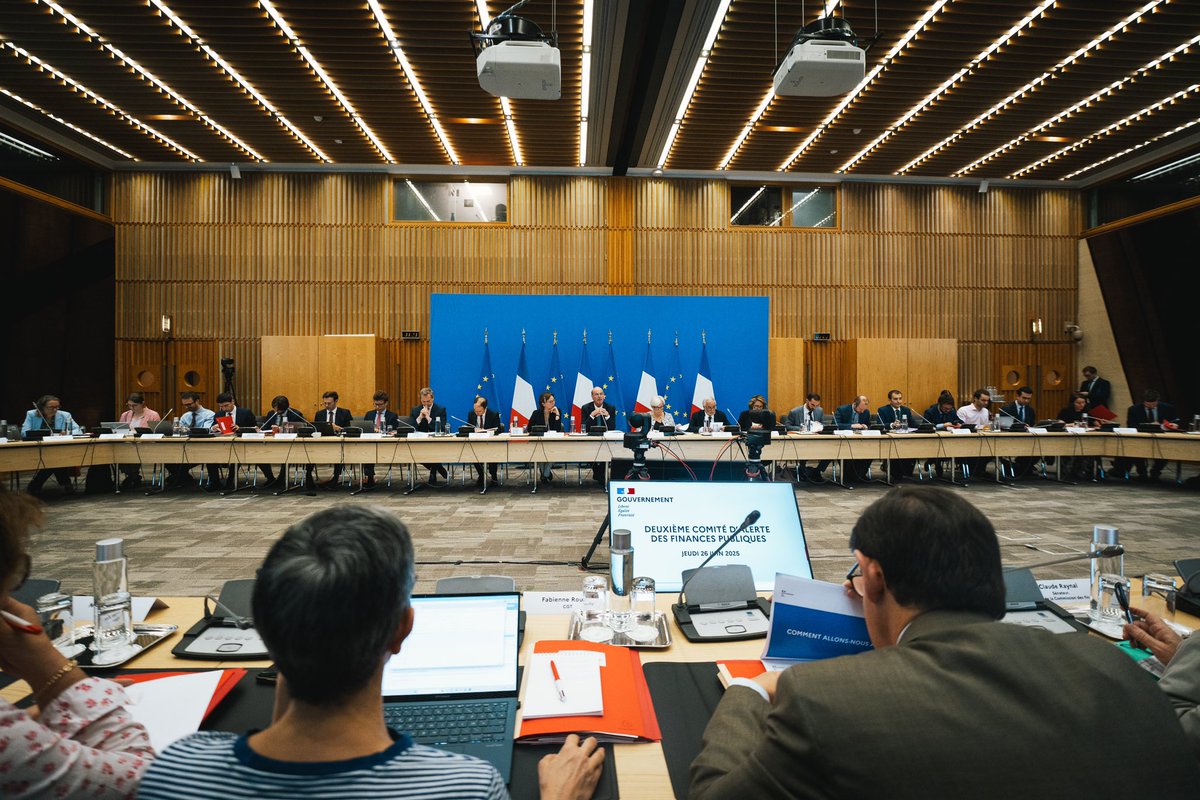 Remettre en ordre nos finances publiques est possible. Cela demande d’être rigoureux et transparents.

Au lendemain de l’adoption du budget 2025, nous nous sommes engagés à suivre, avec les parlementaires et les parties prenantes, son exécution : c’est l’objet du deuxième comité